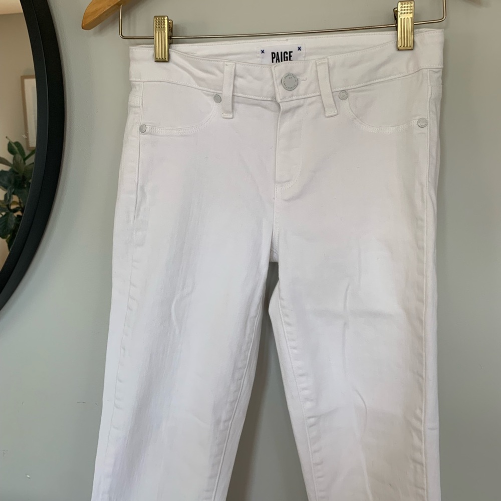 White skinny jeans. Good condition.